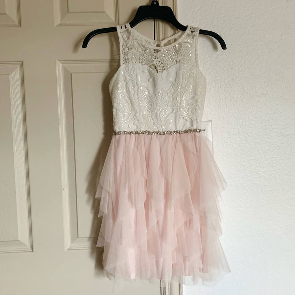 sweetheart lace dress 🩰